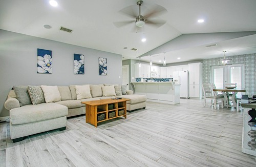 South Padre Island House | Beach and Pool time! Family- Friendly, Short Walk to Beach and Entertainment