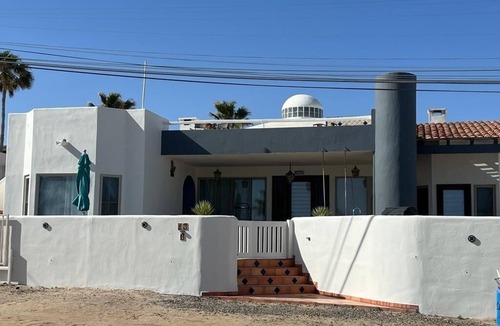 Benito Juarez House | Beach House, La Perla