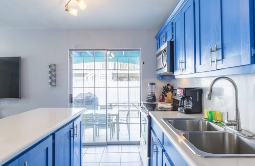 South Padre Island House | Beach View/Large Heated Pool/Bubble Jet Hot Tub/Twister Water Slide/Basketball Court! Dog friendly!
