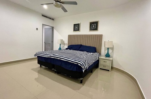 Ferrocarrilera Condo | Beachfront Bliss!