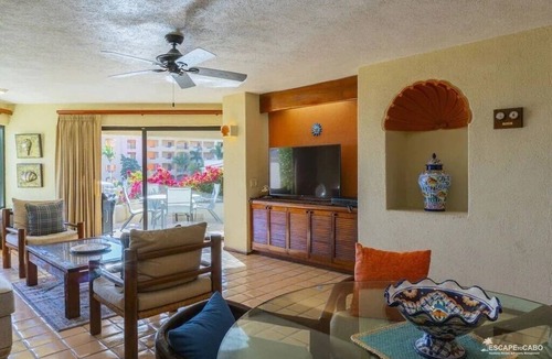 Marina Condo | Beachfront condo in Terrasol, 10 min walk to downtown Cabo