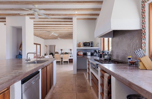 El Cardonal House | Beachfront home with private pool and pickleball court