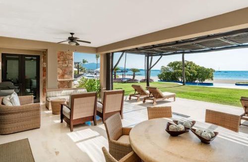 Punta de Mita House | Beachfront Luxury Condo Punta Mita Family Friendly