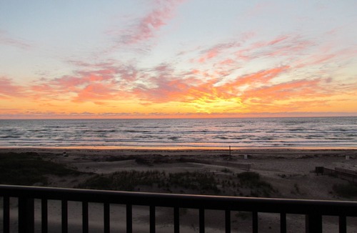 South Padre Island Condo | Beachfront Sea Vista 3rd Floor Direct Beach View Rental by Owner 3 King Beds