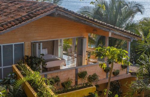 Amapas Villa | Beachfront Summer Estate