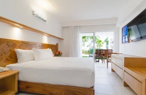 Punta Cancun Hotel | Beachscape Kin Ha | 1BR Suite | Sunlit Suite Close to the Ocean
