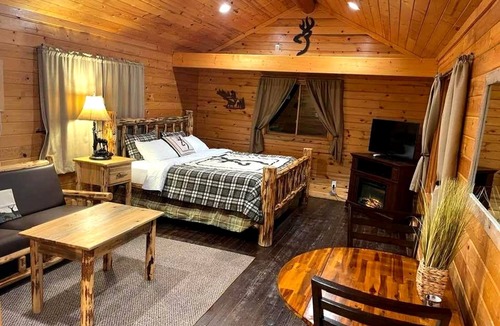Thompson Falls Hotel | Bear Creek Resort