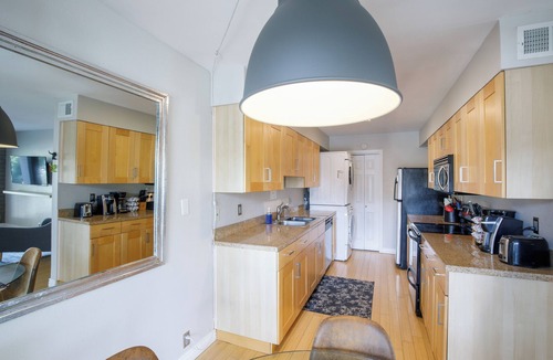 South Scottsdale Condo | Beat the heat | Old Town Walkable + AC + Pool