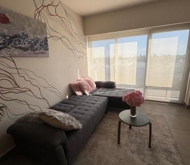 Leon Apartment | Beautiful 2-bedroom apartment east of León