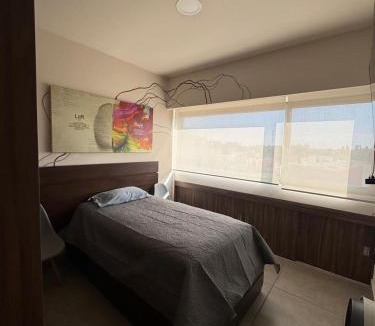 Leon Apartment | Beautiful 2-bedroom apartment east of León