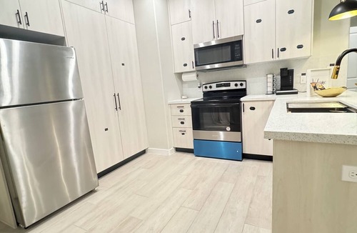 Mission Apartment | Beautiful 2-Beds Apartment in Mission with WIFI; Safe & Spacious Stay