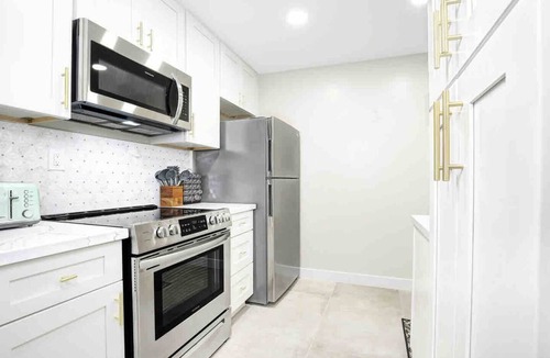 Entertainment District Condo | Beautiful 2 BR modern and spacious ScottsdaleCondo