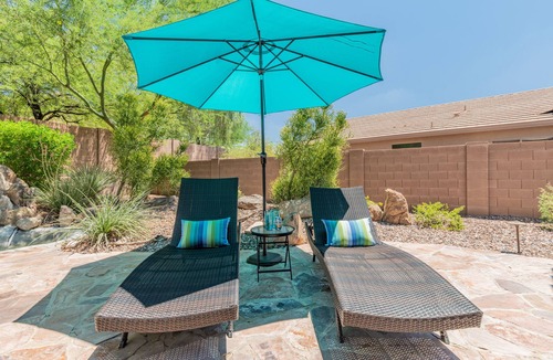 Anthem House | Beautiful 3 Bed Home with Backyard Oasis in Anthem Country Club w/free E-Bikes