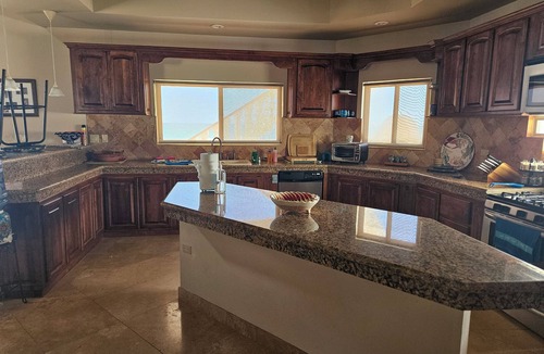 Puerto Penasco House | Beautiful 4bdrm OCEANFRONT home Huge Kitchen Pet Friendly. Right on the beach!