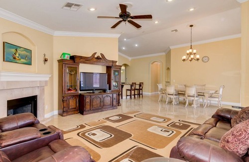 Paradise Valley Village House | Beautiful and Spacious! 4 bedroom 2 bathroom / Private Diving Pool