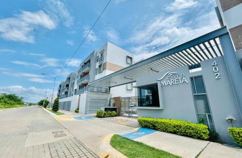 Villa Marina Condo | beautiful apartment near the beach/pool by Gpsrentas