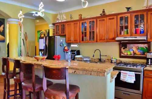 Las Brisas Villa | Beautiful Beach Villa in Manzinillo Colima with 5 king Bedrooms & Seven Bathroom