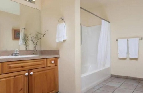 Fox Farm Resort | Beautiful Big Bear Resort with Loads of Amenities Dec 22 - 29 2023