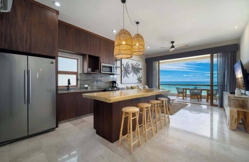 Zona Hotelera Condo | Beautiful Condo at Costa Azul Beach Oceanfront 121