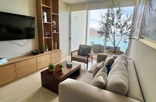 Zona Dorada Apartment | Beautiful condo in Camino al mar, right on the beach for 6 persons