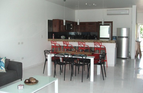 Puerto Morelos Condo | Beautiful condo on the beach with pool