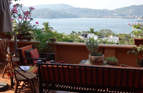 Playa Las Gatas House | Beautiful Condo With Gorgeous Ocean View 5 Min Walk from the best beach in Zihua