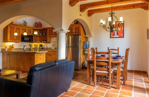 Nopolo House | Beautiful home in Founder - A close walk to the beach and Wine cellar