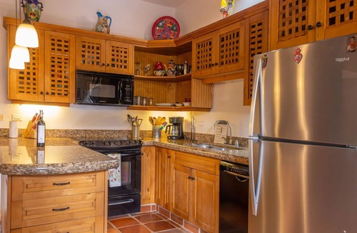 Nopolo House | Beautiful home in Founder - A close walk to the beach and Wine cellar