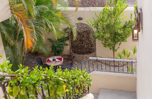 Nopolo House | Beautiful home in Founder - A close walk to the beach and Wine cellar
