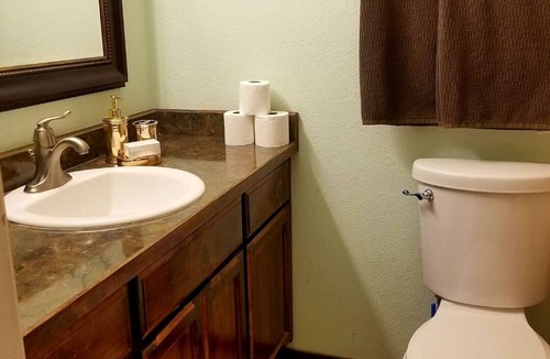 Yuma House | beautiful home Sleeps 8, but 6 comfortably