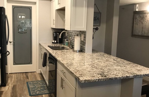 Desert Shores Condo | Beautiful Lake View Condo - Newly Remodeled + Free WiFi
