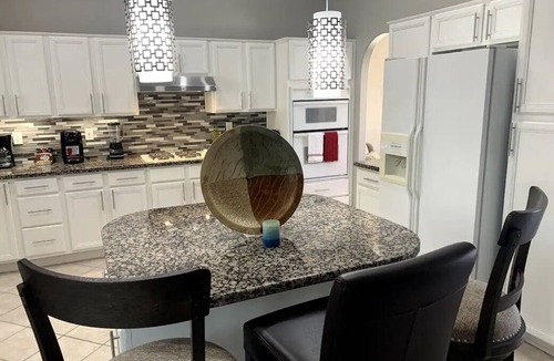 Arrowhead Lakes House | Beautiful Newly Renovated 5-Bedroom Home with Pool