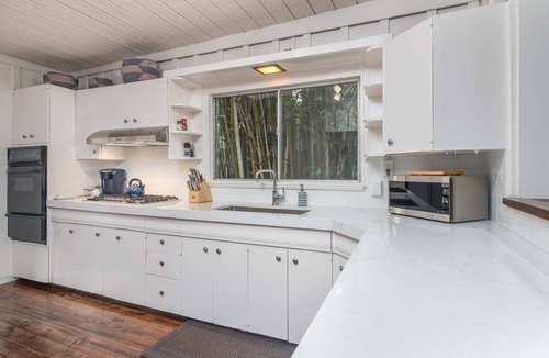 Summerland House | Beautiful Ocean View Superb Home Summerland Lillie by the Sea