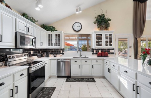 Hamilton Garden Lakes House | Beautiful sunset Lakehouse with with amazing views and heated pool and jacuzzi !