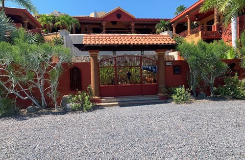 Los Barriles Villa | Beautiful Villa with breath taking views and pool.