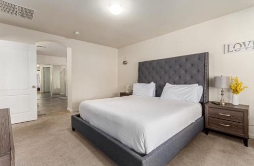 Avondale House | Beautifully Decorated HomeAvondalePrivatePool