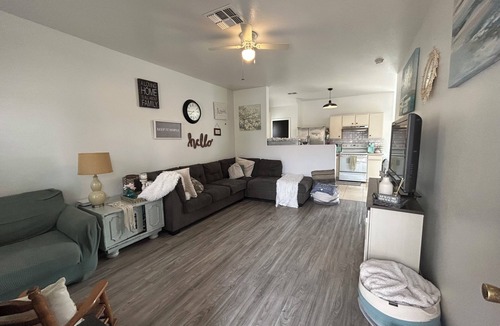 Roseview House | Beautifully updated 3bedroom, 2.5bathroom home in a quiet Surprise neighborhood
