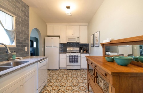 Mesa House | Beautifully Updated Historic Home conveniently located in downtown Mesa!