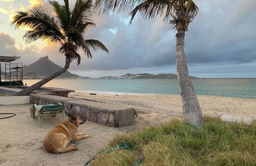 San Carlos House | Best beachfront location ! Bobs 3-bedroom house WiFi, AC ,fireplace,Sunsets sand