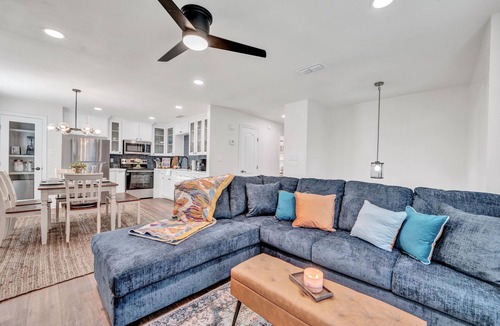 McAllen House | Best of McAllen! Sleeps 10+ pets