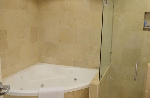 Nuevo Laredo Hotel | Best Western Plus Nuevo Laredo Inn & Suites