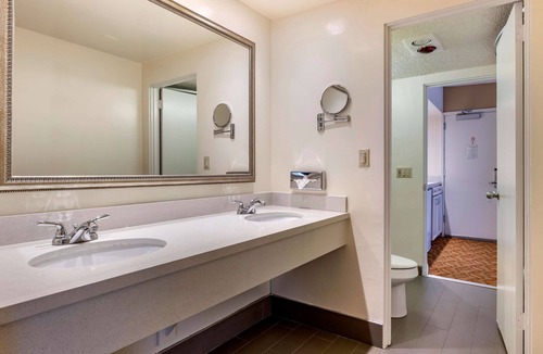 Thousand Oaks Hotel | Best Western Plus Thousand Oaks Inn