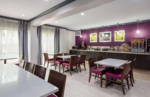 Weslaco Hotel | Best Western Town Center Inn
