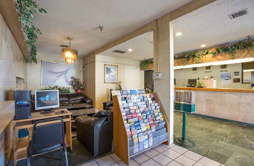 East Whittier Hotel | Best Whittier Inn