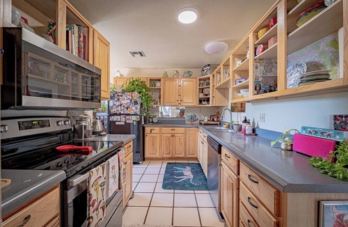 Picture Rocks House | Bohemian desert sanctuary with stunning views!