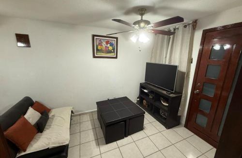 Leon House | Bonita casa dos pisos al Sur de León gto
