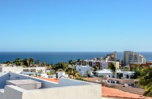 Cabo Bello House | BOOK 7 NIGHTS, GET 15% OFF, SHORT WALK TO BEACH, GREAT LOCATION, PRIVATE POOL!