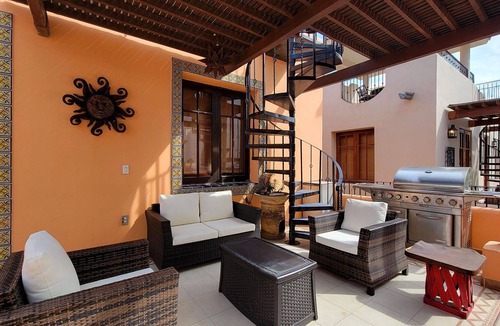 Nopolo House | BookStayHop - Casa Amigos~ Ocean View~ Walk to Beach~ 3 Community Pools ~Rooftop