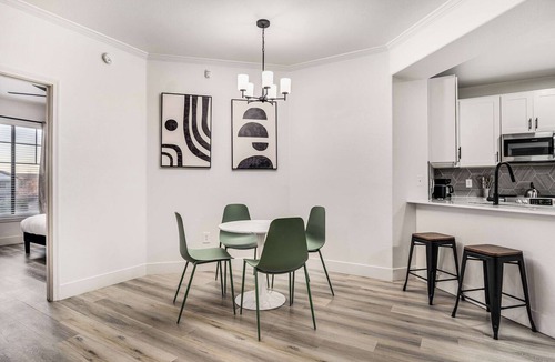 Glendale Sports and Entertainment District Apartment | Boulevard Stays 2BR by Stadium Pool, Parking, Gym 05