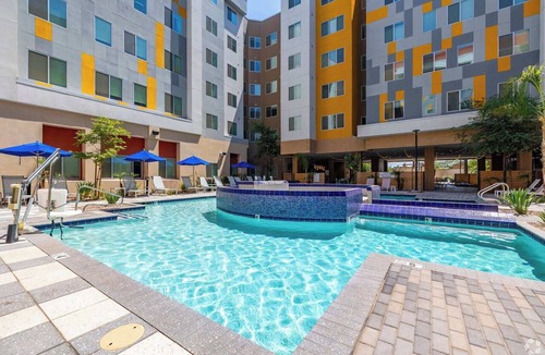 Tempe Apartment | Boulevard Stays Modern Tempe 1BR ASU Pool, Gym 02